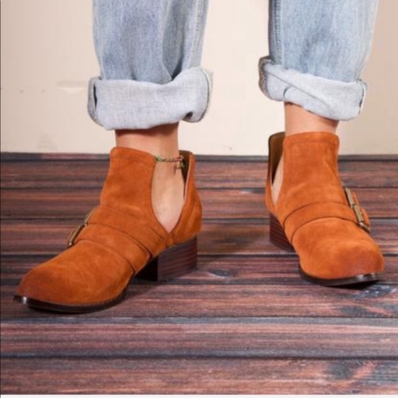 Cognac Leather Cut Out V Split Buckle Ankle Bootie - Picture 1 of 3